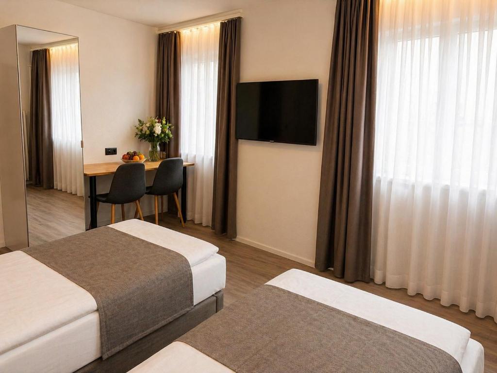 Triple room with three beds